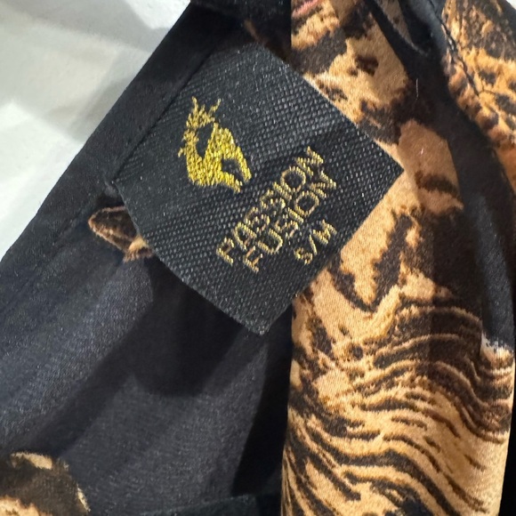 Passion Fusion Tiger Kimono - Picture 2 of 3